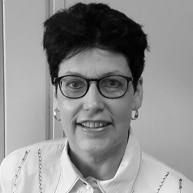 Susanna Akdut Susanna Akdut