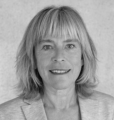 Dr. Gabriela Fleischer Dr. Gabriela Fleischer